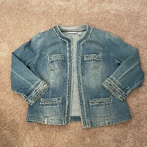 Chico’s Platinum Denim jean jacket with fringe size 4 (Chico’s size 0)